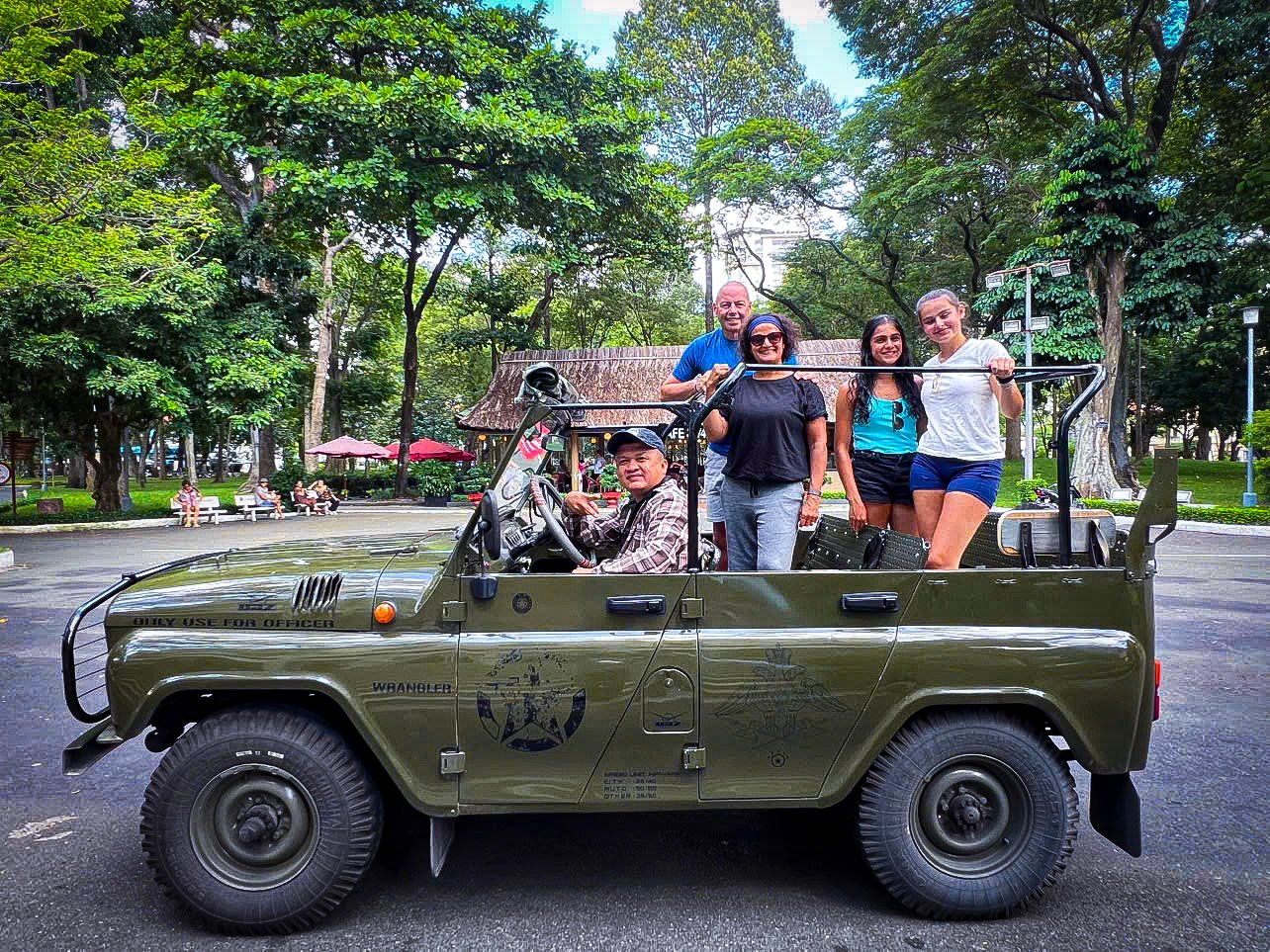 Ho Chi Minh City Sightseeing and Food Tour by US Army Jeep
