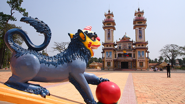 Cao Dai Temple