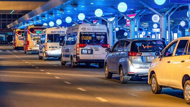 Tan Son Nhat Airport Shuttle Services