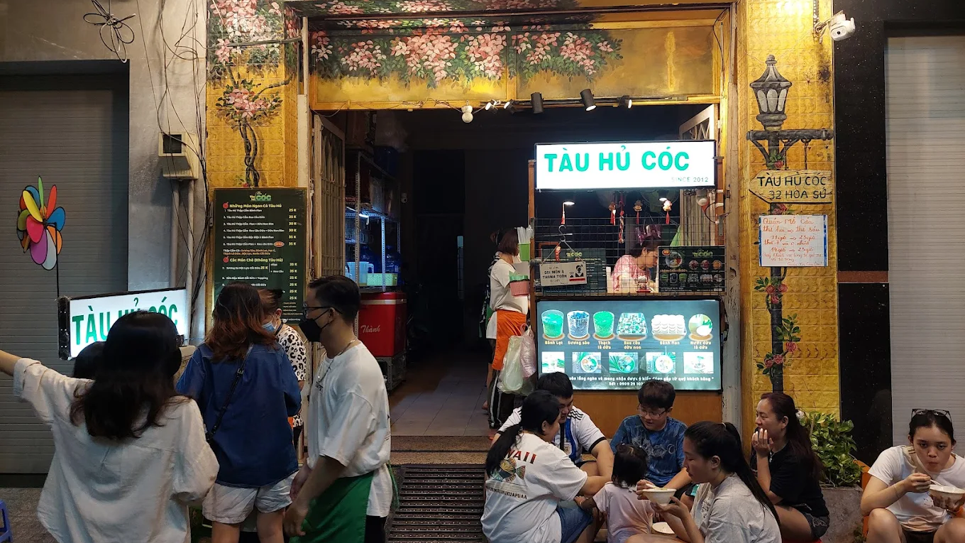 Experience delicious tofu dessert in Saigon